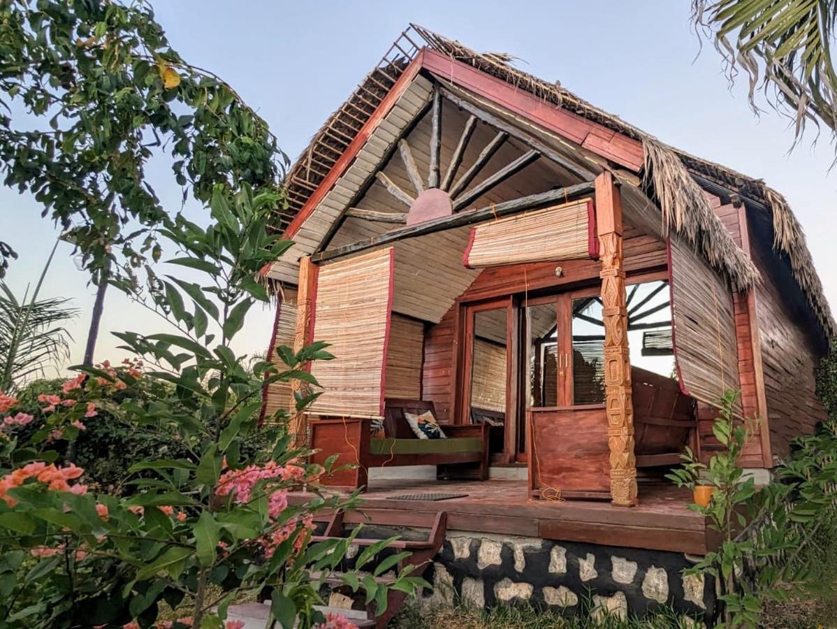 Ampazony Oasis Lodge Махаянга Екстериор снимка