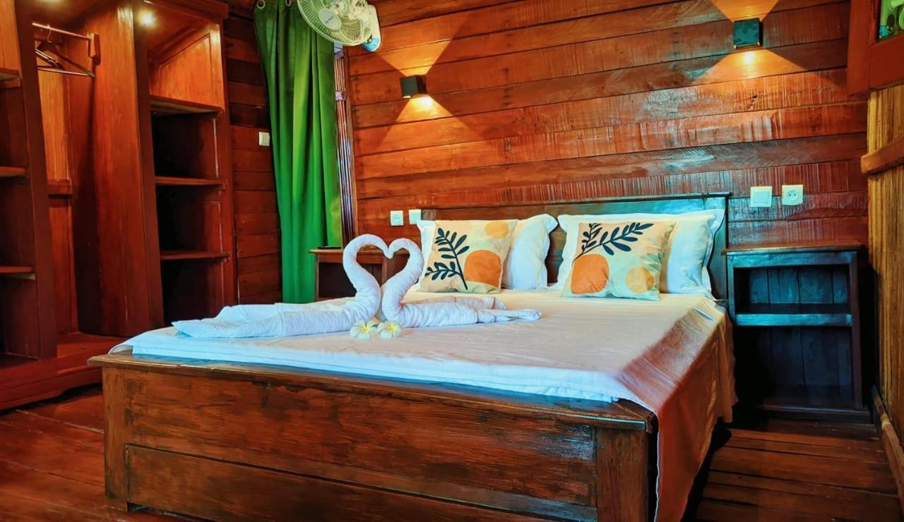 Ampazony Oasis Lodge Махаянга Екстериор снимка