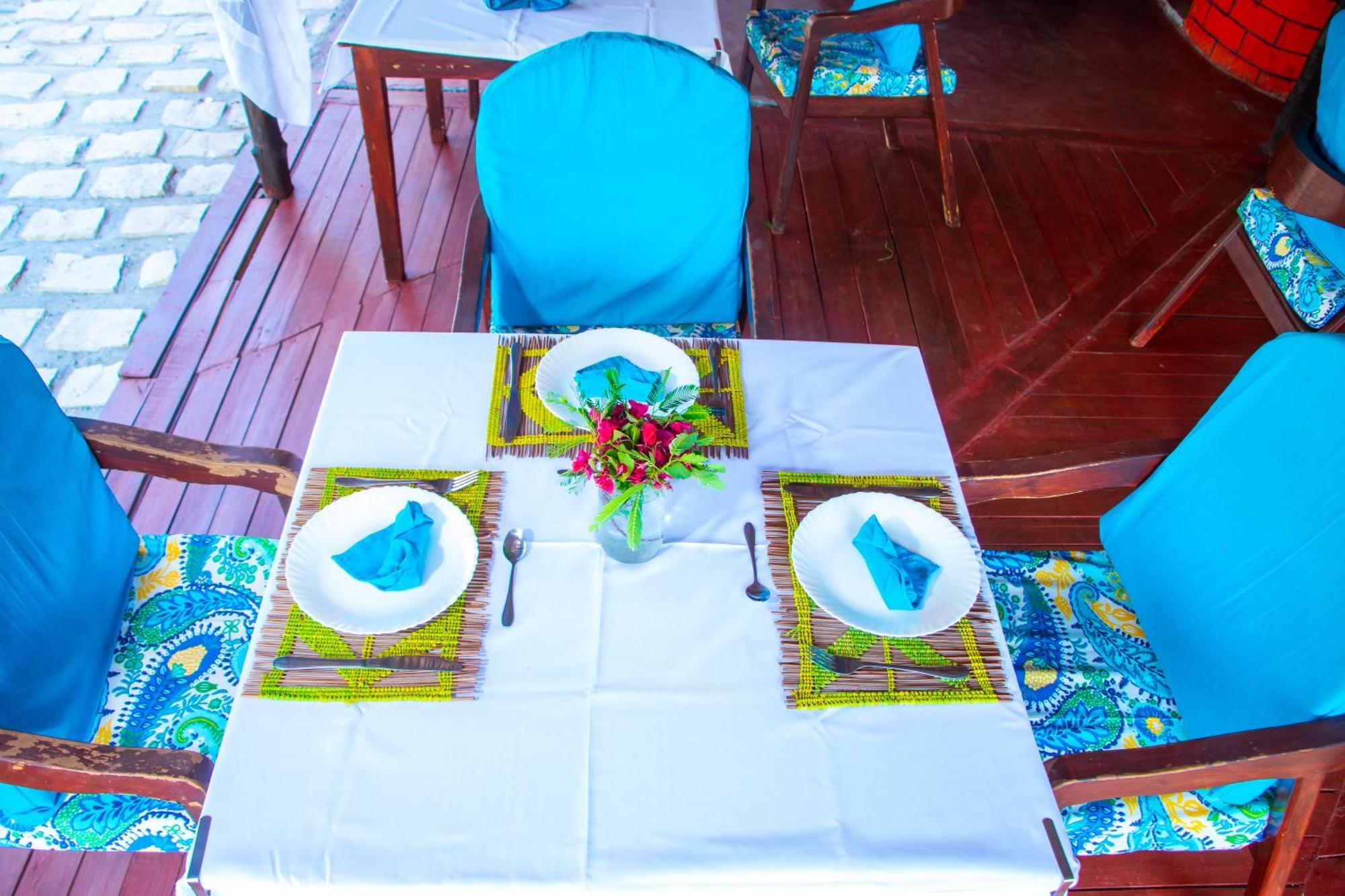 Ampazony Oasis Lodge Махаянга Екстериор снимка