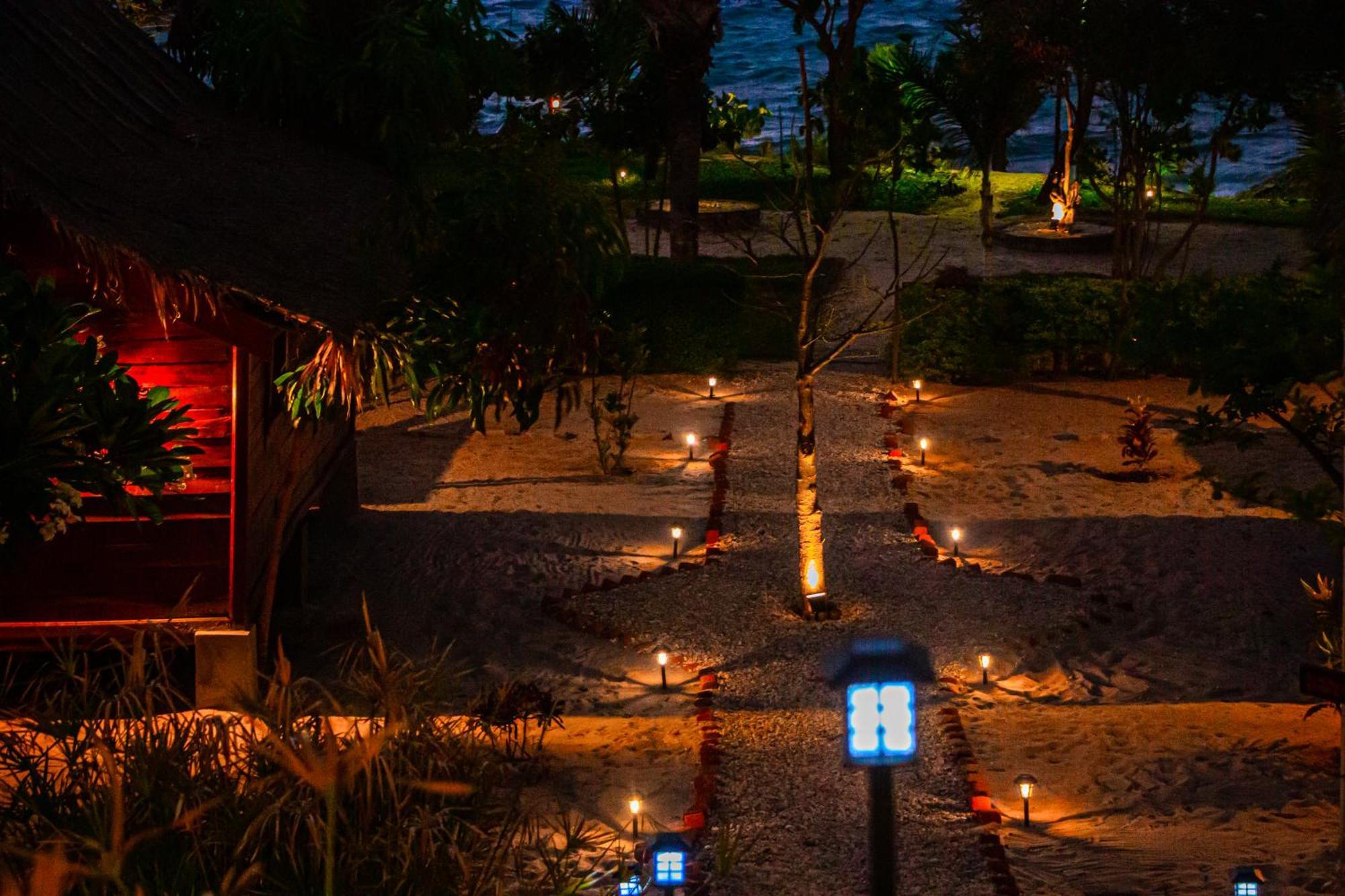 Ampazony Oasis Lodge Махаянга Екстериор снимка