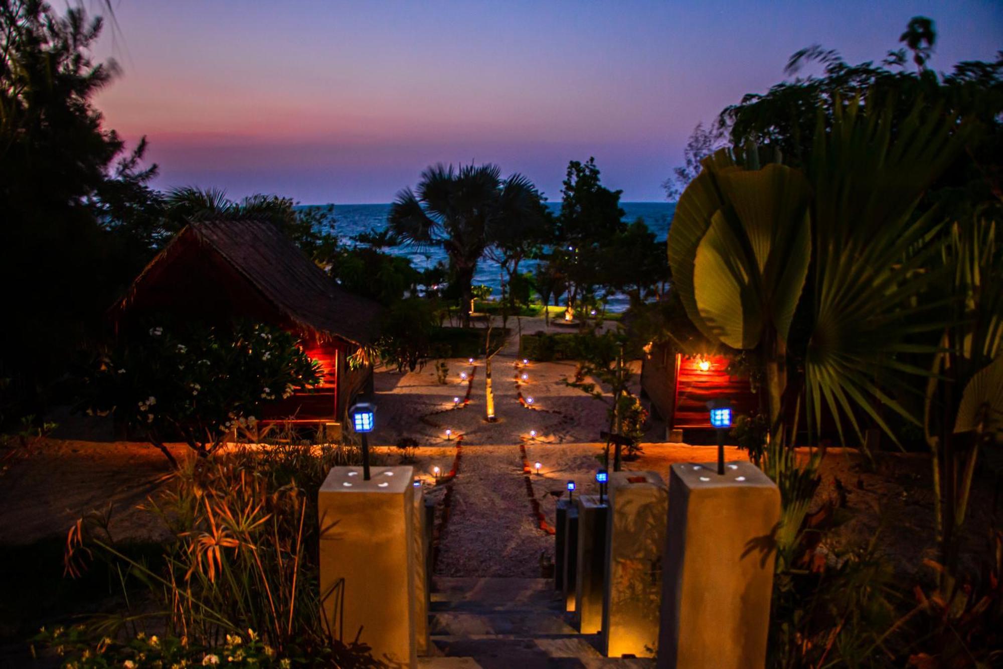 Ampazony Oasis Lodge Махаянга Екстериор снимка