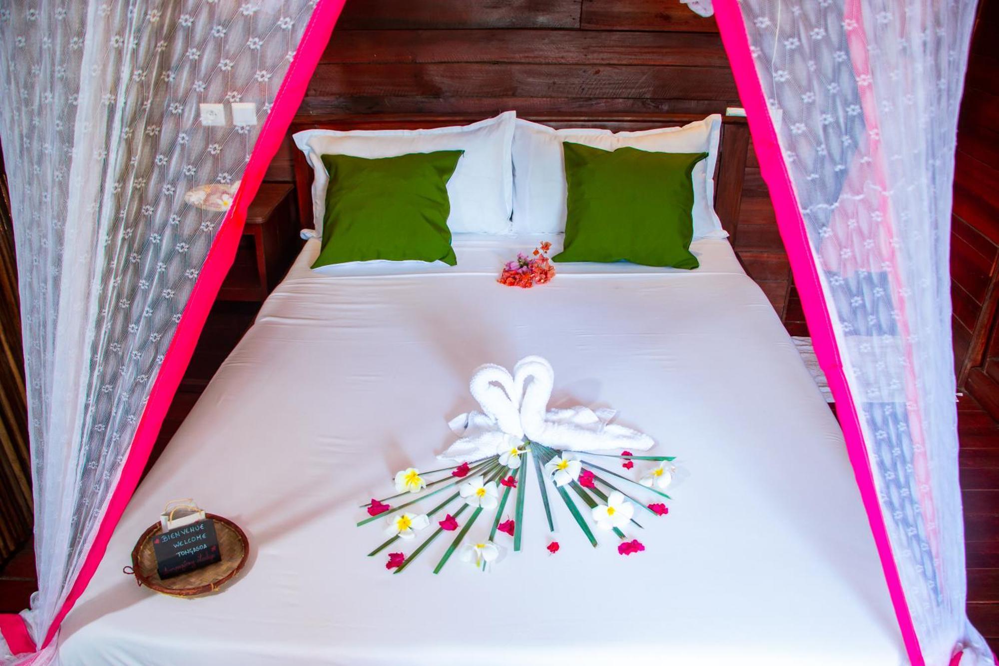 Ampazony Oasis Lodge Махаянга Екстериор снимка