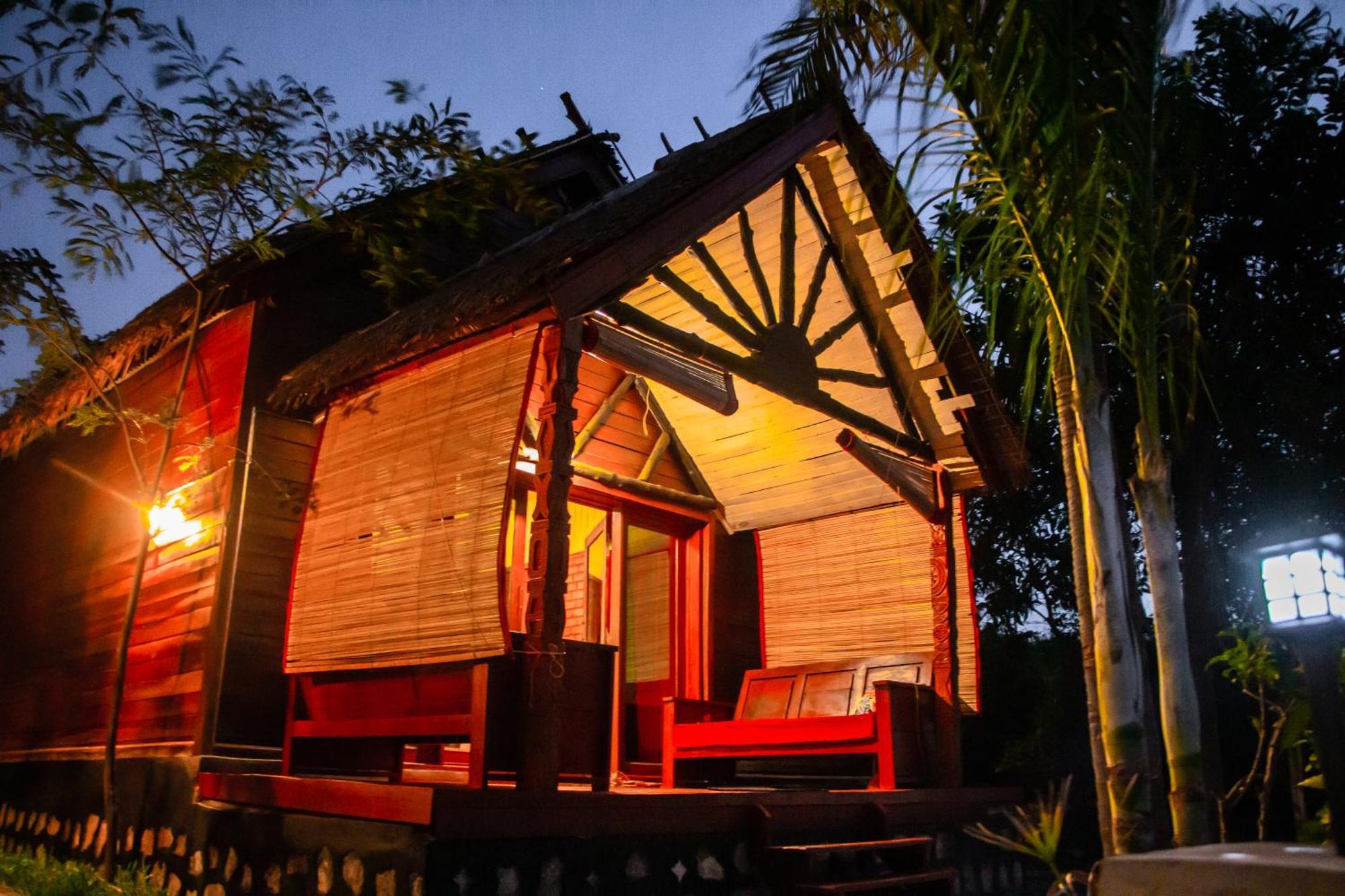 Ampazony Oasis Lodge Махаянга Екстериор снимка