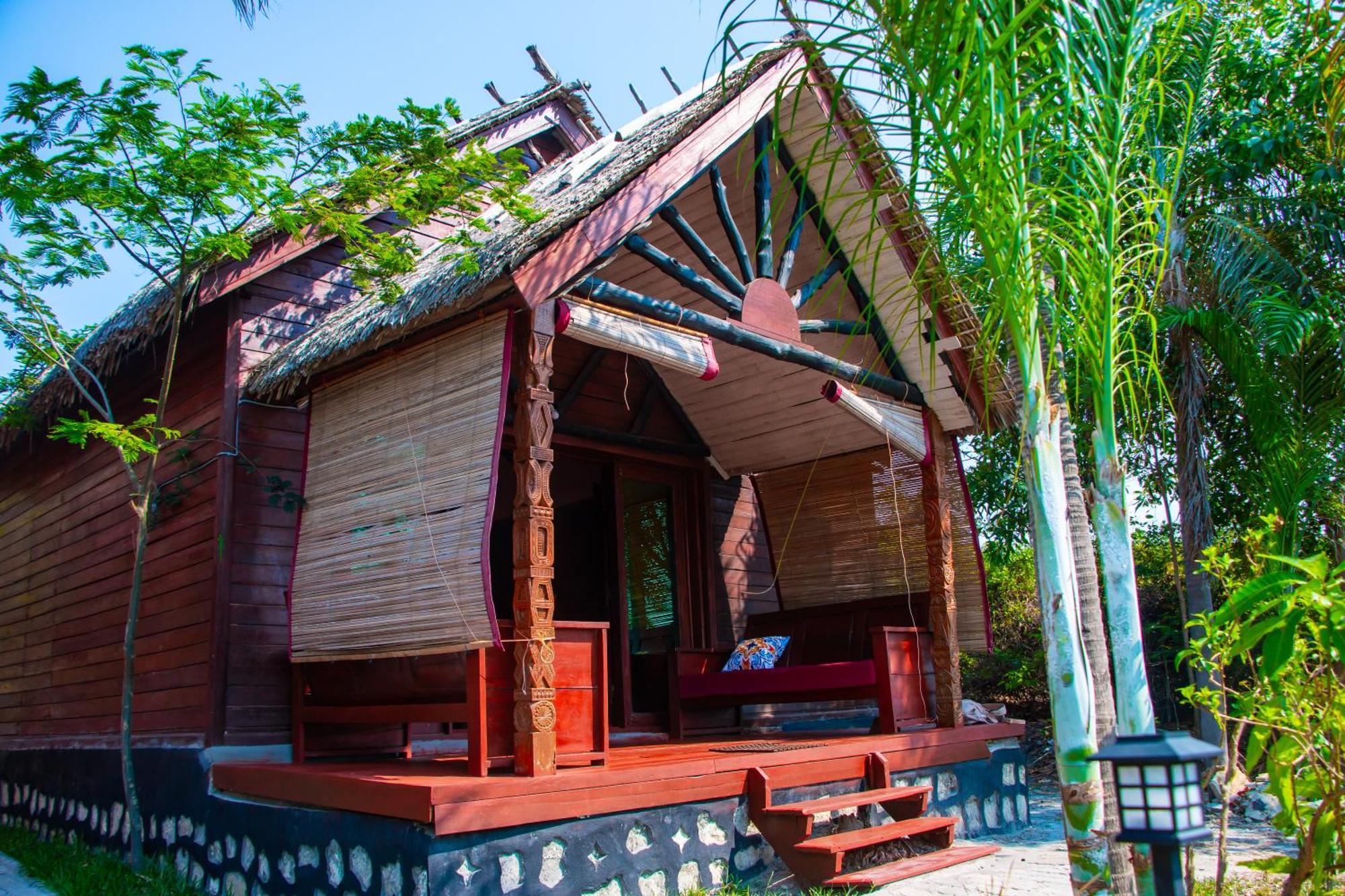 Ampazony Oasis Lodge Махаянга Екстериор снимка