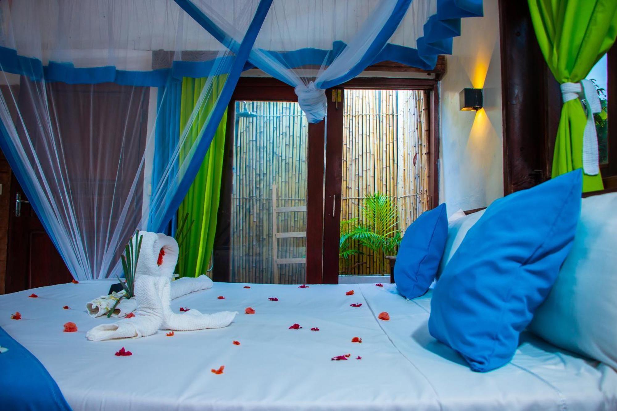 Ampazony Oasis Lodge Махаянга Екстериор снимка